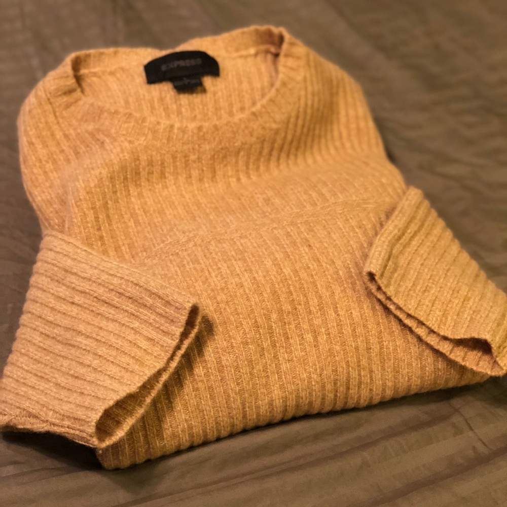 Express 100% Lambswool Sweater in Camel, Size L